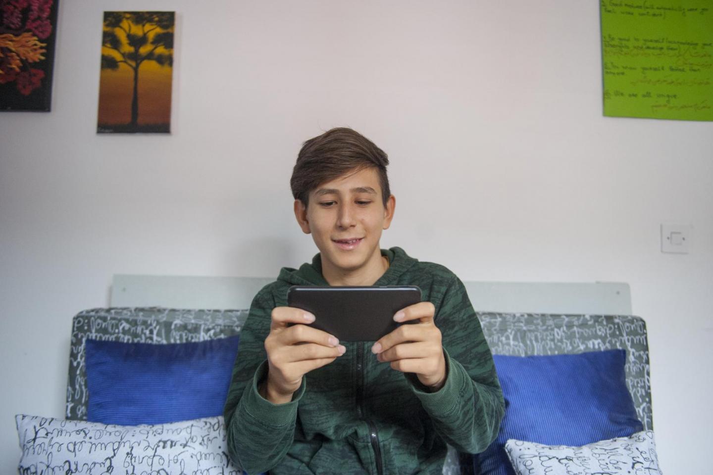 what-time-should-teenagers-go-to-bed-gadgetsfind